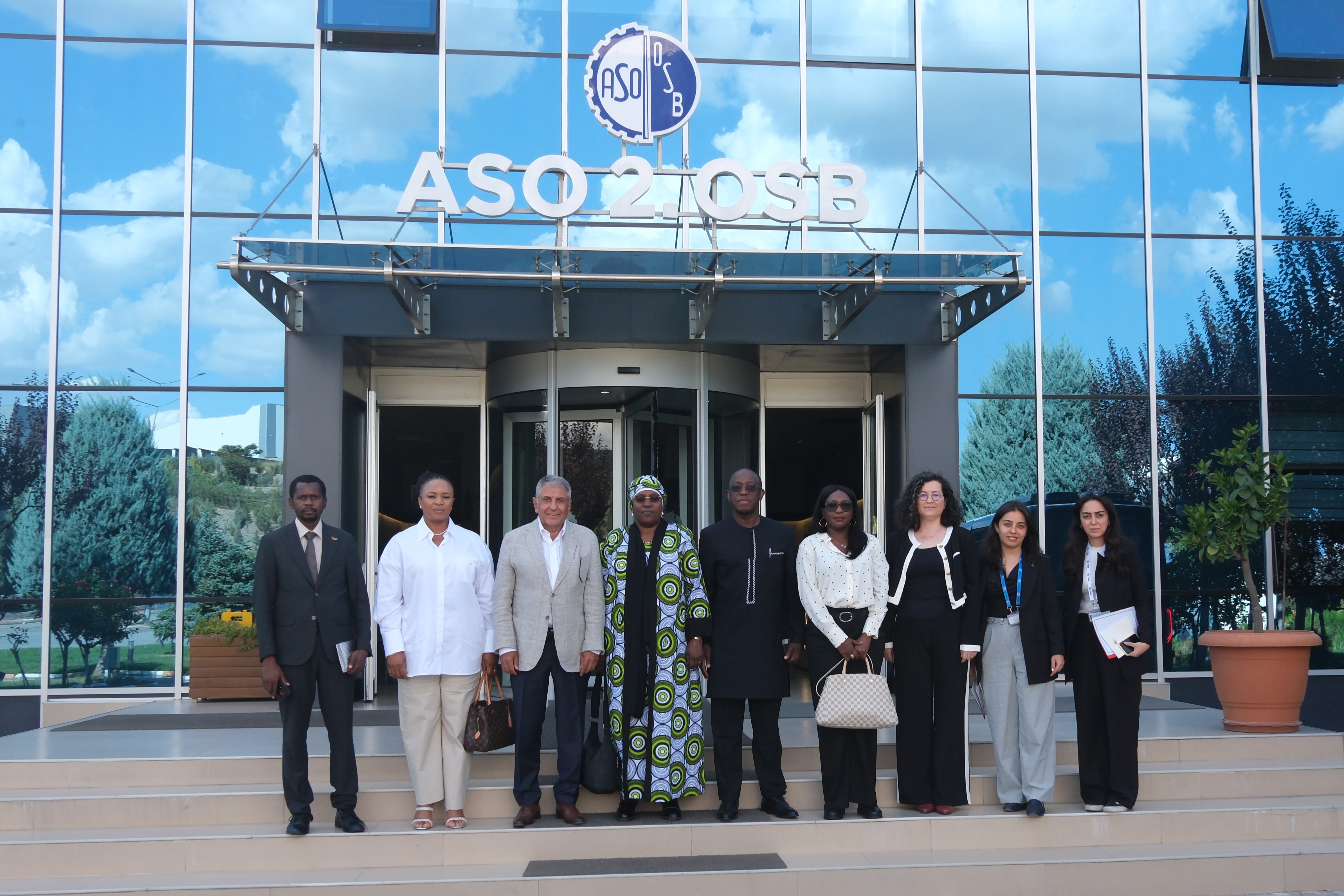 ASO 2. OSB, TOBB’un DÜZENLEDİGİ BÜYÜKELÇİLER ZİYARETİNE EV SAHİPLİĞİ YAPTI.