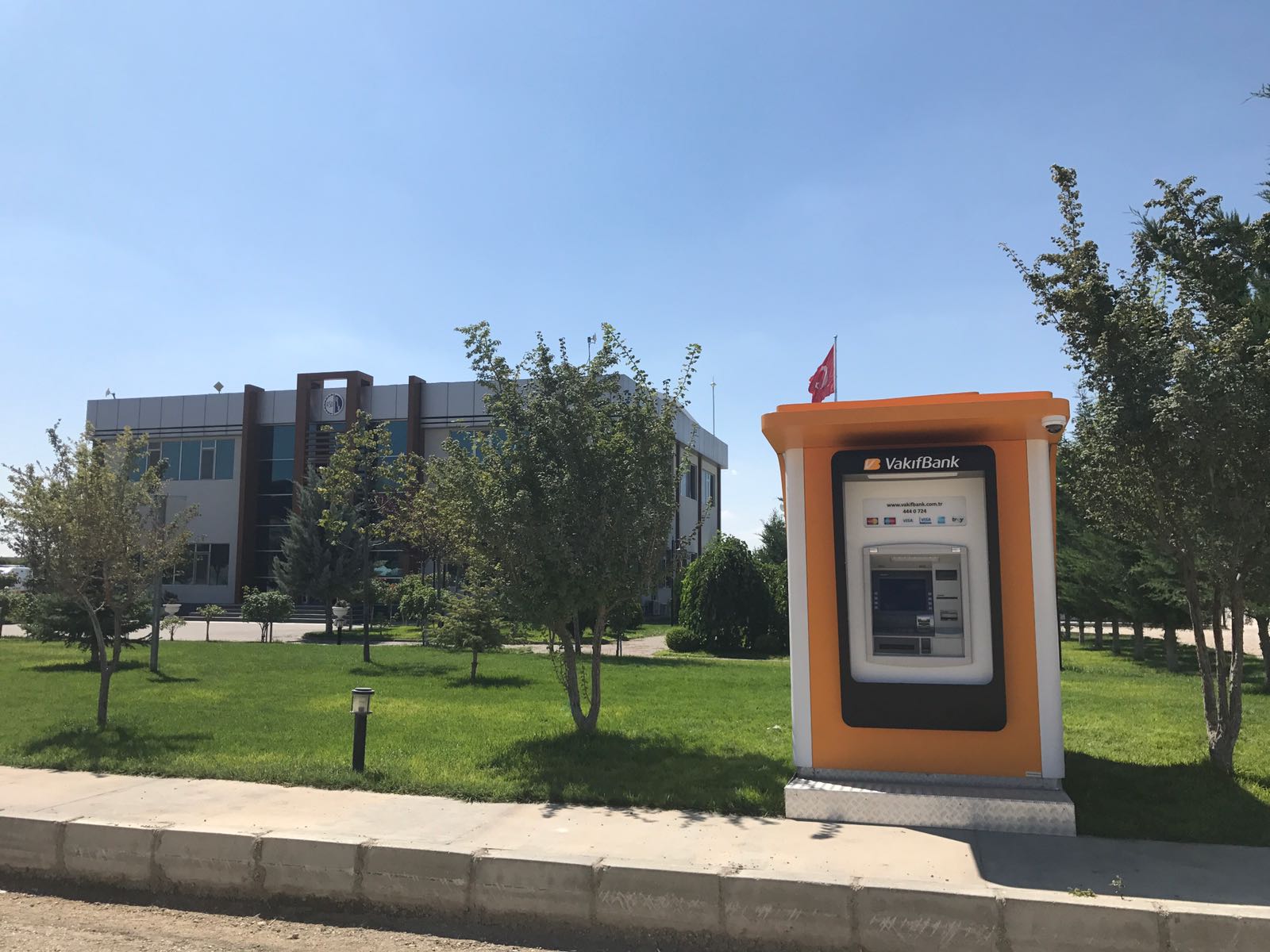 VAKIFBANK BANKOMAT CİHAZI FAALİYETE GEÇMİŞTİR