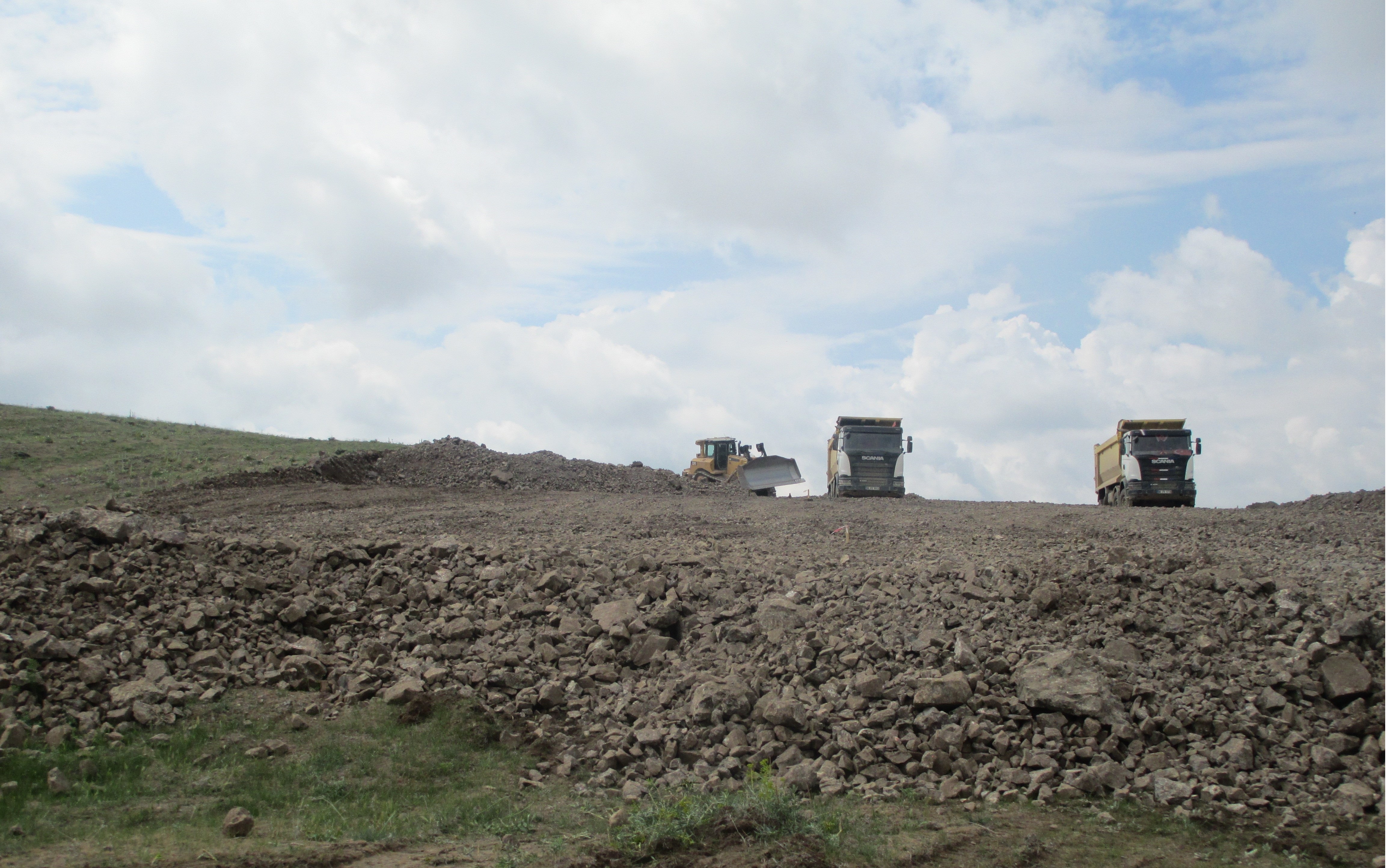 BAĞLANTI YOLU ÇALIŞMALARI SÜRATLE DEVAM ETMEKTEDİR